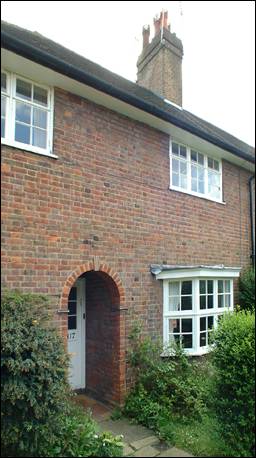 17 Midholm Close